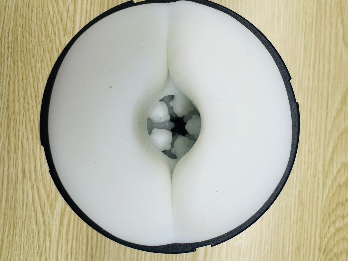 Selena - Male masturbator 8 tongue strokes and slaps with 2 vibration and massage motors — Photo Customer review 2