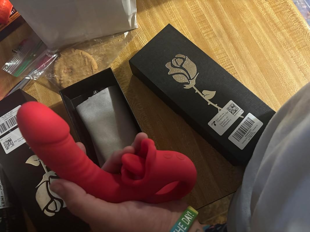 Posy – Enhanced 2.0 clitoral vibrator with G-spot licking and stimulating function — Stock Photo Reviews Customer 2
