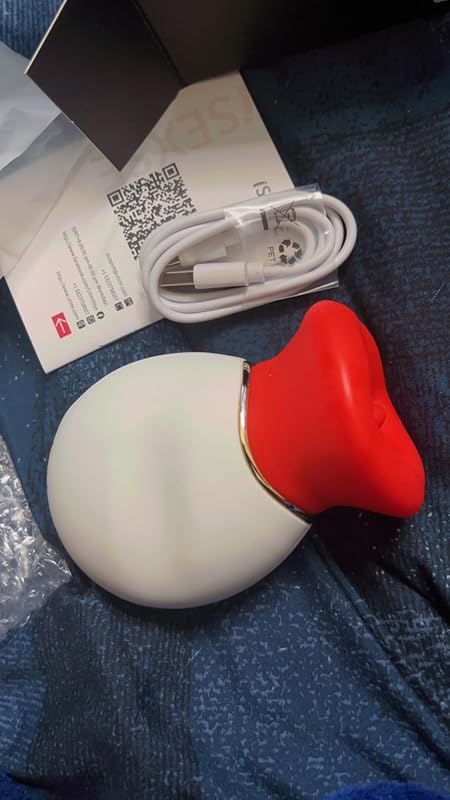 seraphina - Clitoral vibrator mouth and tongue 4 in 1 lick, bite, suck and vibrate — Stock Photo Review customer 1