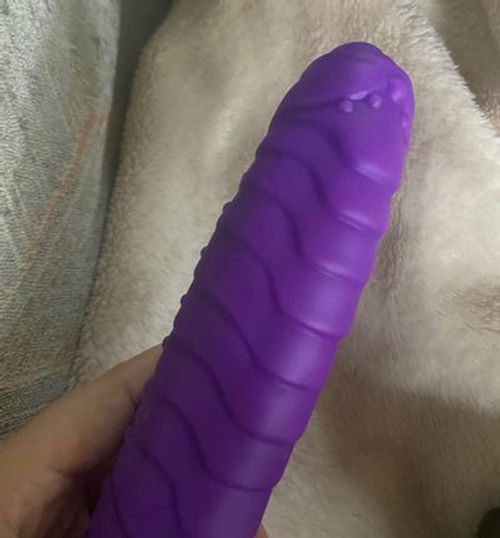 Color changing realistic hot dildo with 5 vibrations and 3 moves back and forth — Stock Photo Reviews customer 1