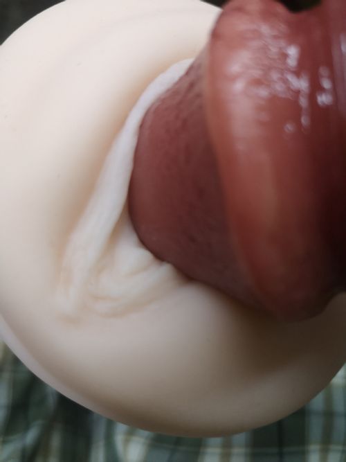 Electric masturbator with a realistic input, 10 vibrations and 5 suctions — Stock Photo Reviews customer 1