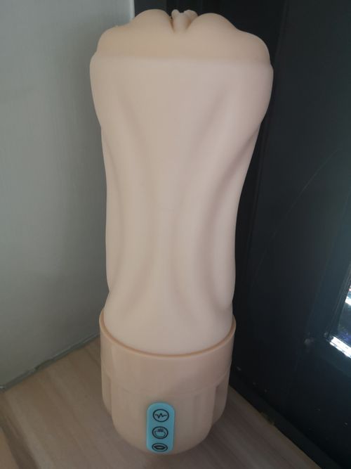 Electric masturbator with a realistic input, 10 vibrations and 5 suctions — Stock Photo Reviews customer 1