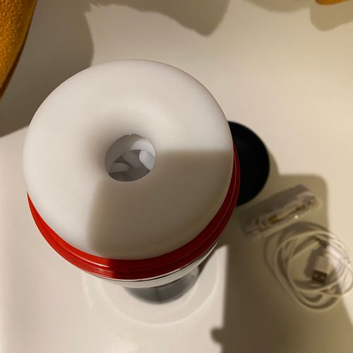 Elita 7 Automatic Cup Masturbator with licking and 4 suction modes — Stock Photo Reviews 1