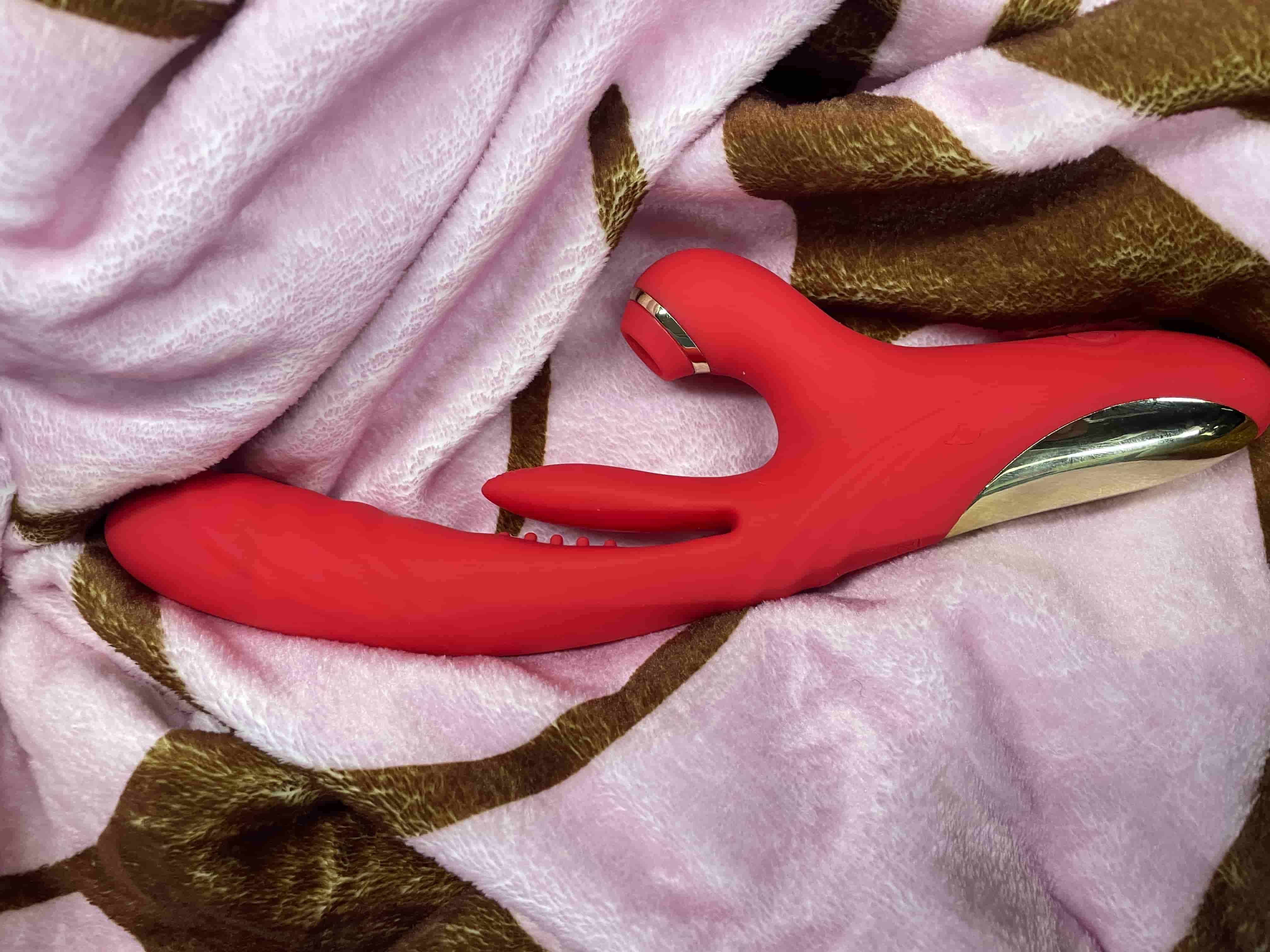 reverie - 3 Thrust and Vibration 7 Suction 10 Tap of the G-spot Vibrator — Photo Reviews Customer 1