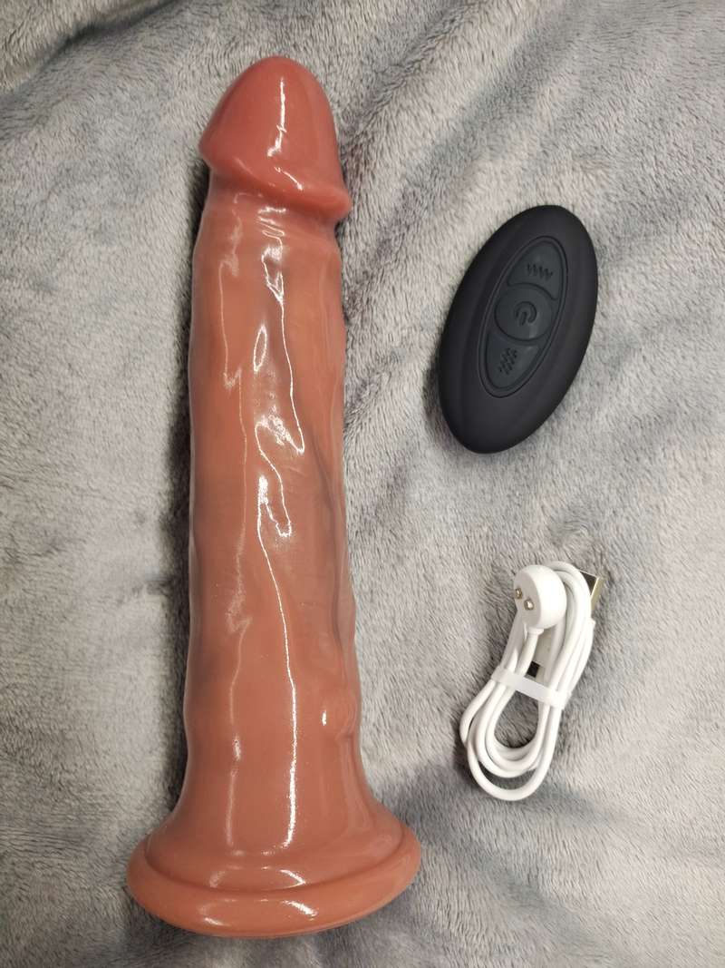 Rotating beads, oscillating movements, vibrating dildo — Stock Photo Reviews
