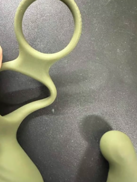 Vibrating and oscillating prostate masseur Logan 10 with 2 penis rings for men and homosexual couples — Stock Photo Reviews customer 1