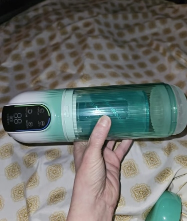 Heaven – 4 in 1 rotating sucking and vibrating men masturbator cup — Stock Photo Reviews customer 1