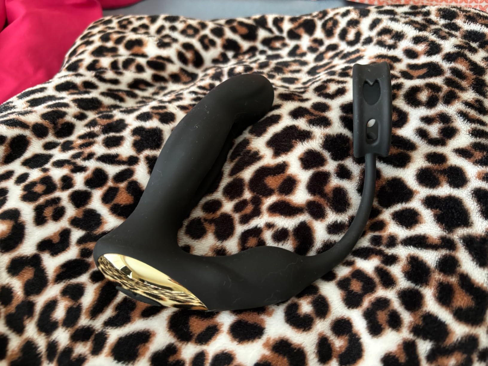 Massaggiatore prostatico in silicone vibrante e volante con anello del pene — Foto Stock