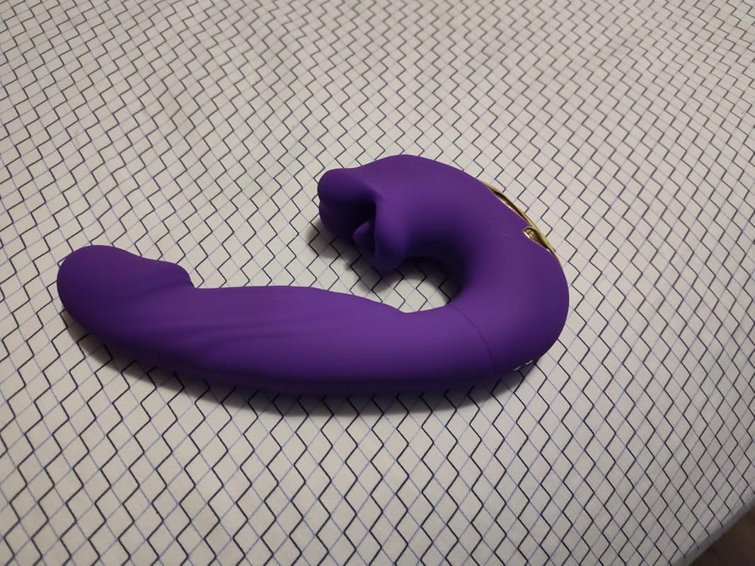 Isolde – Enhanced vibrator with mouth, tongue licking clitoris and beats on the G-spot — Stock Photo Review customer 2