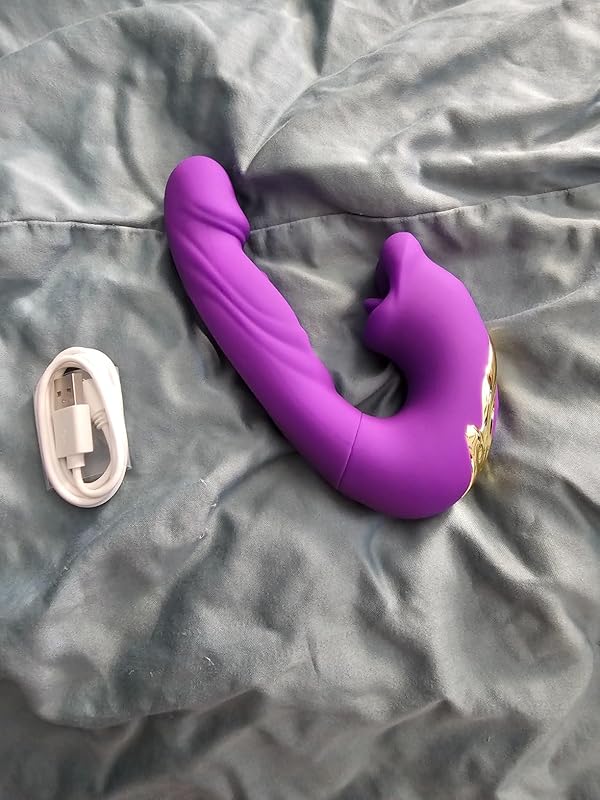Isolde – Improved vibrator with mouth, tongue licking clitoris and beats on the G-spot — Stock Photo Review customer 1